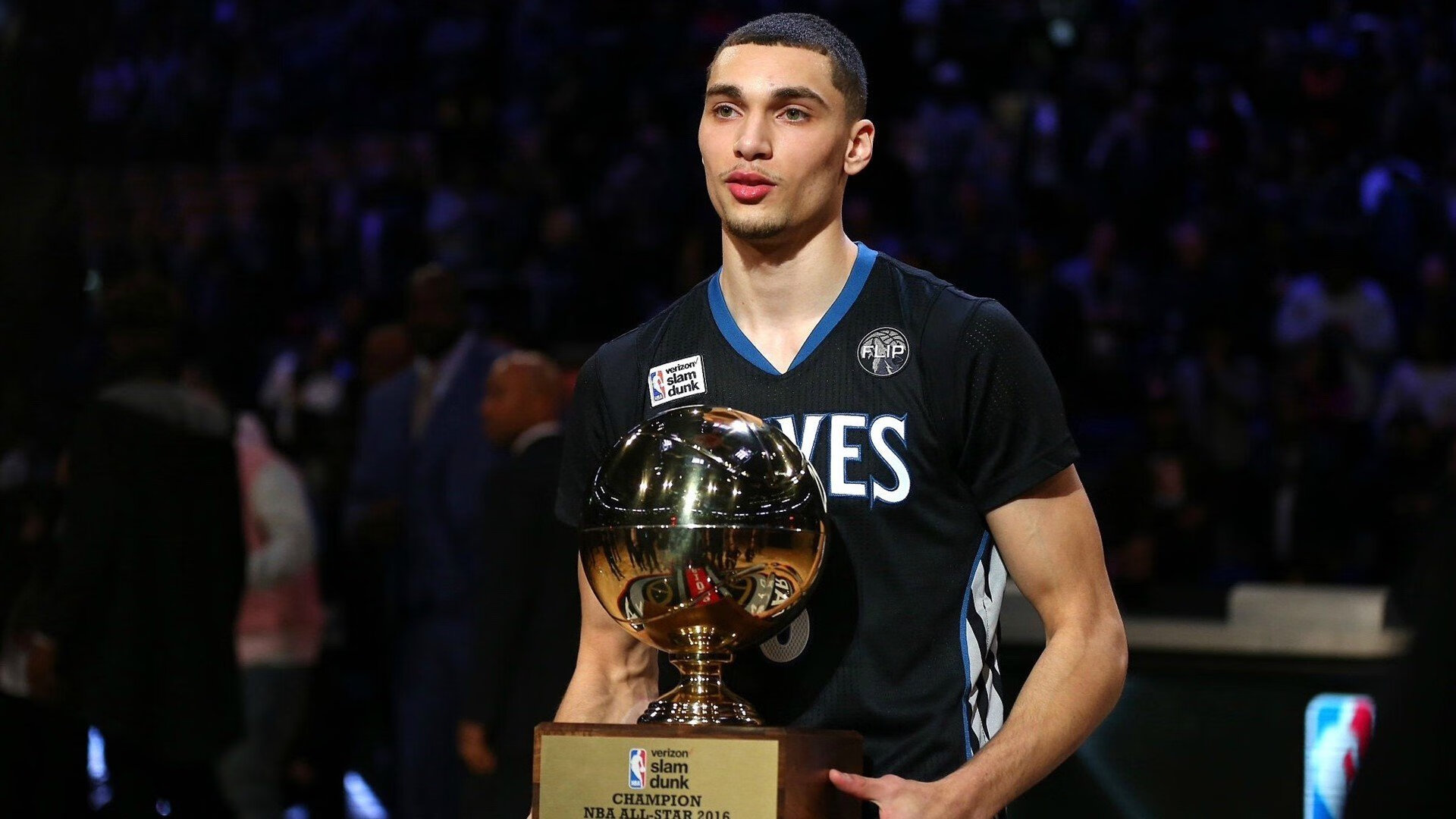 电竞世界杯落幕,中国战队斩获冠军,全球观众破纪录