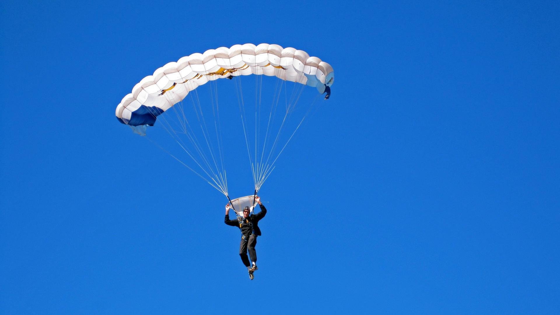 机器人竞赛掀起体育科技新浪潮,全球队伍角逐智能巅峰